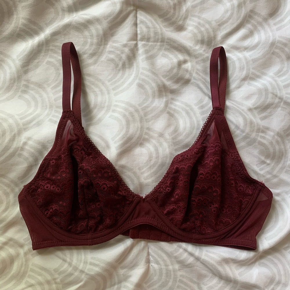 Xhilaration Unlined T-Shirt Bra, Lacy Maroon